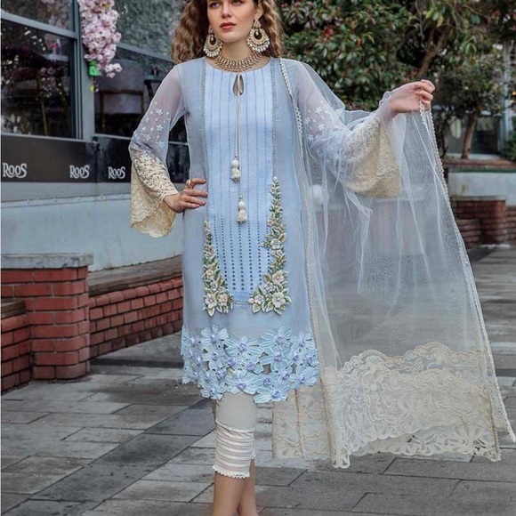 Dresses - Picture 3 of 8